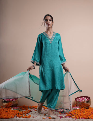 Shabnam Zardozi Kurta Set With Ombre Dupatta