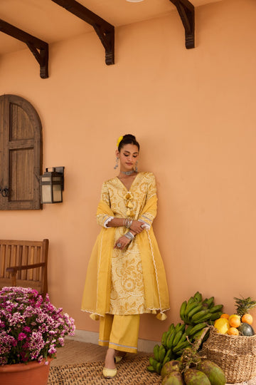 Madhu Bala Yellow Cotton Satin Kurta Set With Scallop Dupatta