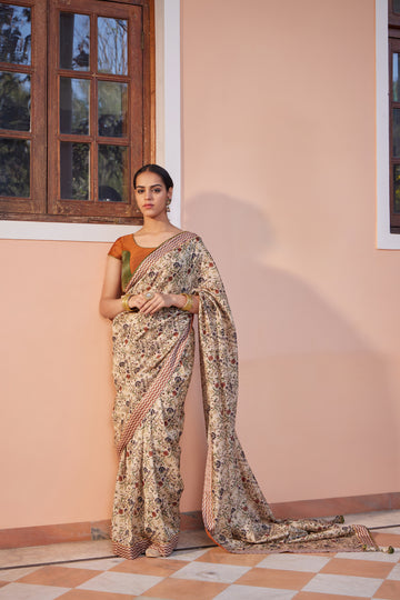 Anar Jaal Contrast Border Saree with Color Block Choli - Set of 2