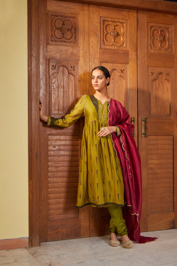 Boota Pitta Embroidery Gathered Kurta with Chooridaar, wide scallop dupatta & slip - Set of 4