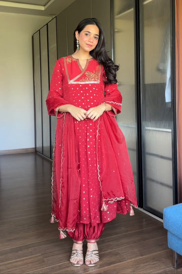 Adaa Booti Organza Kalidaar Kurta with Zardozi Embroidery, Chanderi Silk Salwar pants & Organza Scallop Dupatta