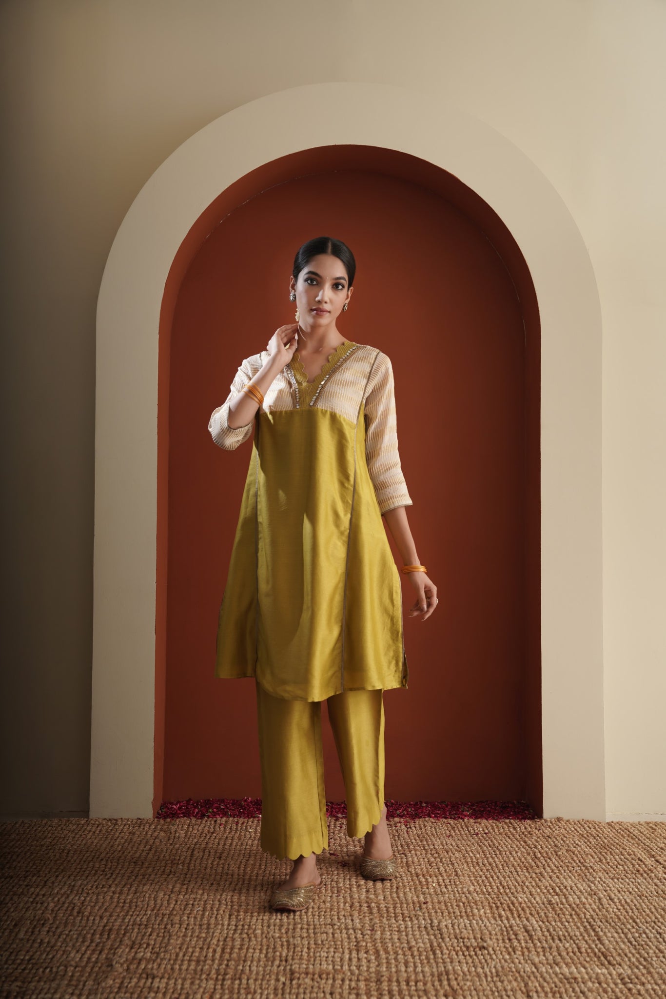 Shaheen Chanderi Silk Co-ord Set With Mirror & Scallop Detailing