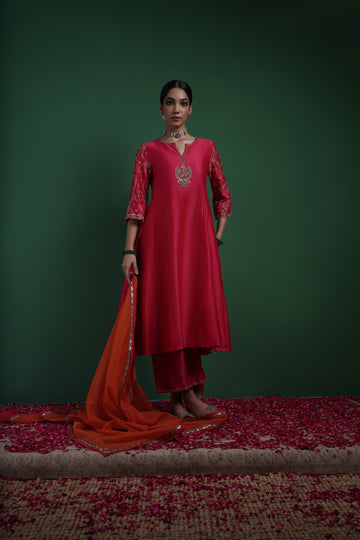 Gulabi Chanderi Kalidaar Kurta Set With Zardozi Work