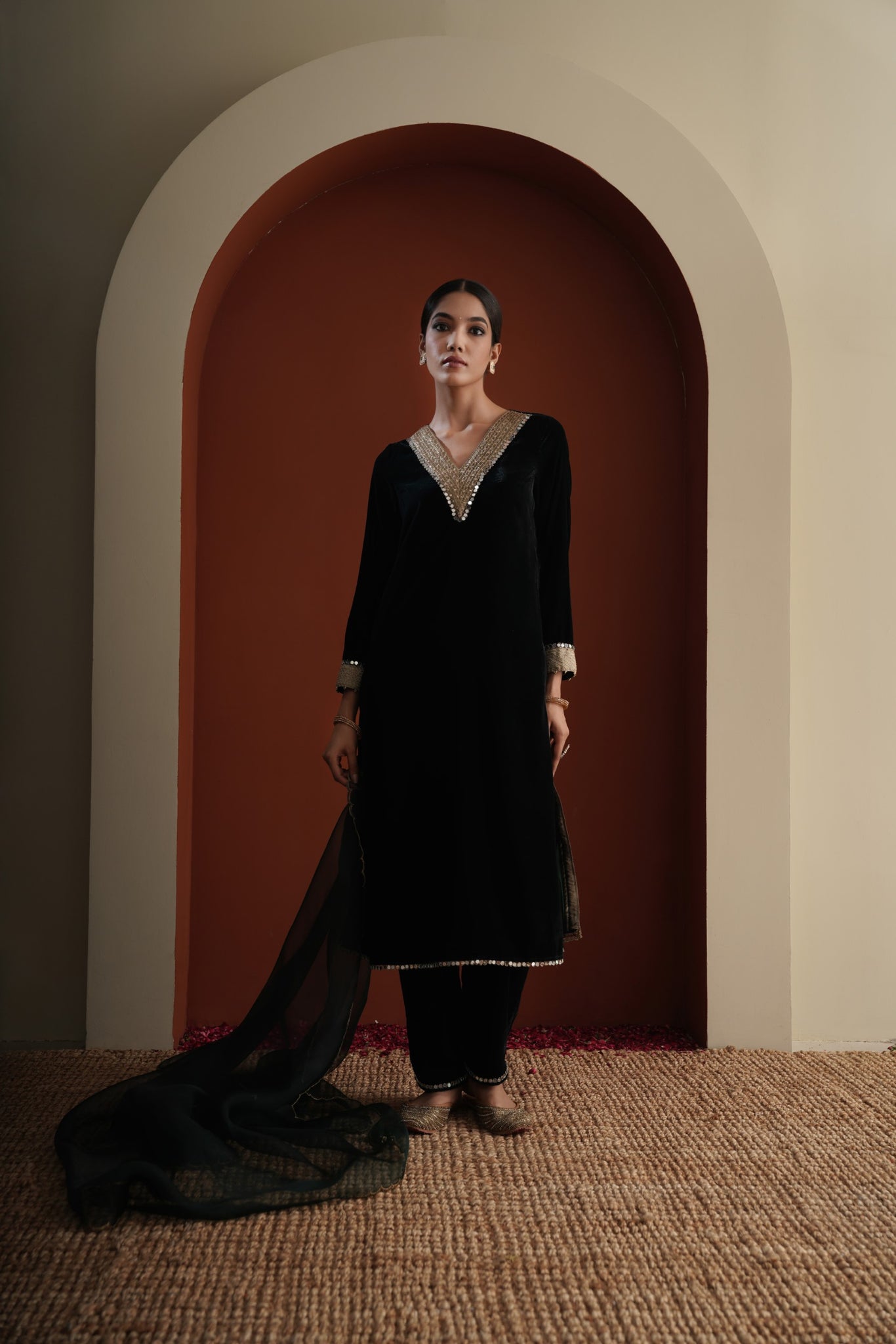 Rania Velvet Kurta Set With Zardozi Work