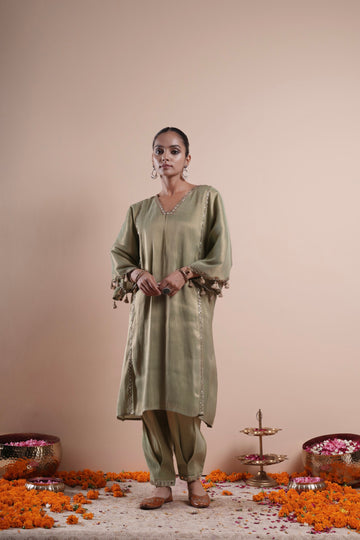 Zaira Zardozi Kaftan Set